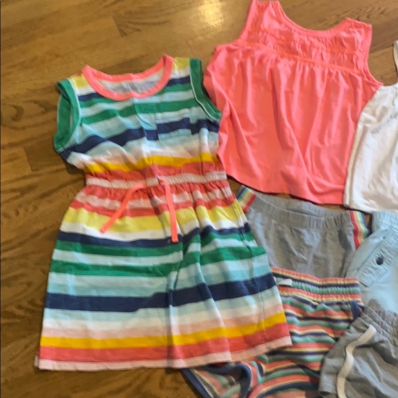 *Gap kids bundle size s perfect condition- a steal for spring / summer - Picture 2 of 7